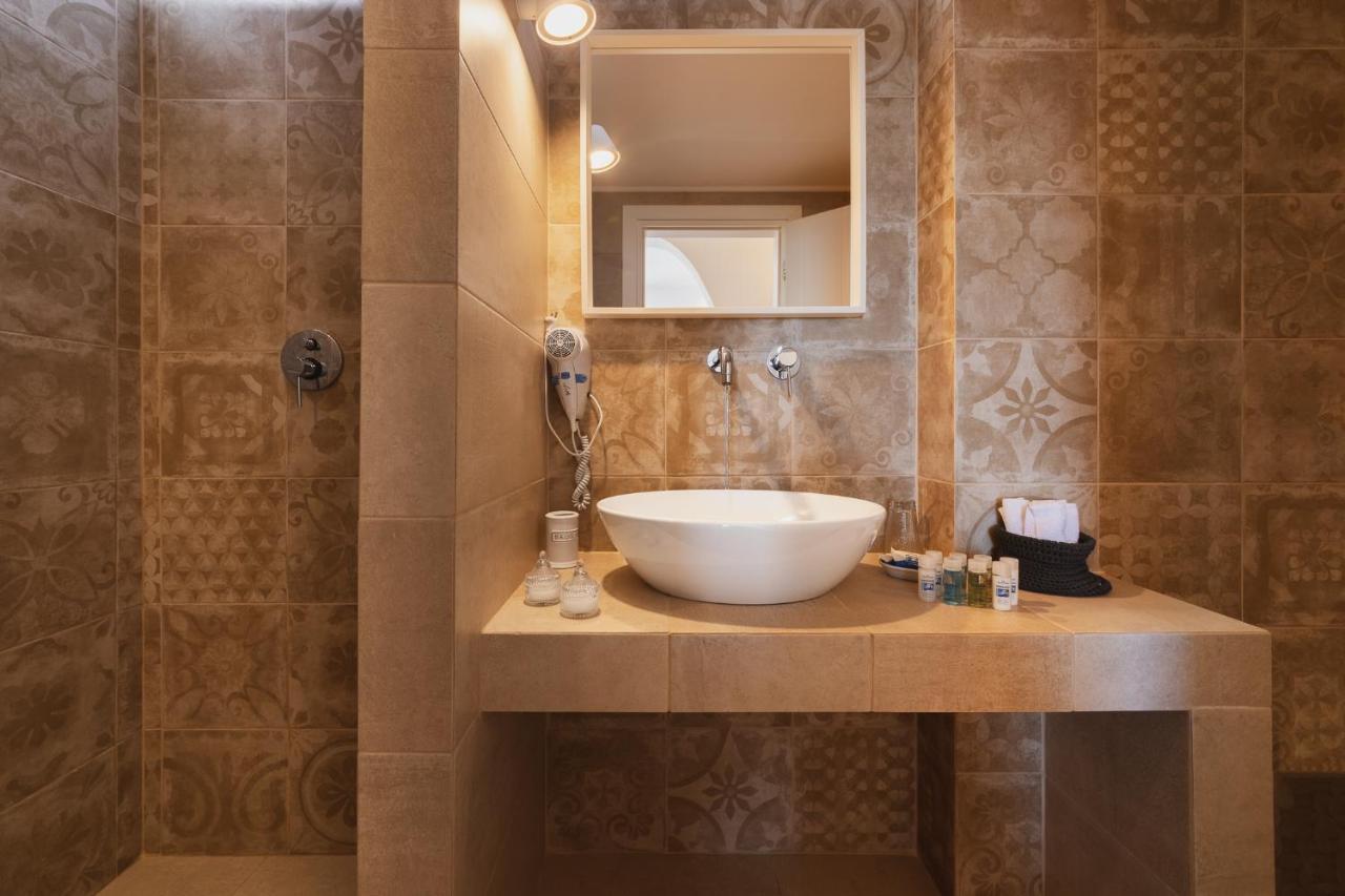 To Rantevou Tis Alykis Rooms & Apartments Kímolosz Kültér fotó
