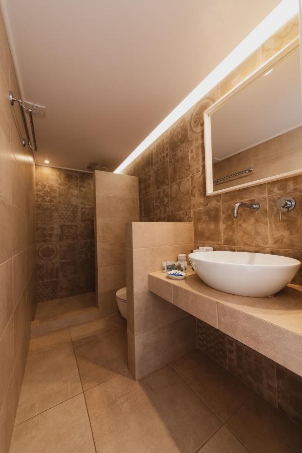 To Rantevou Tis Alykis Rooms & Apartments Kímolosz Kültér fotó